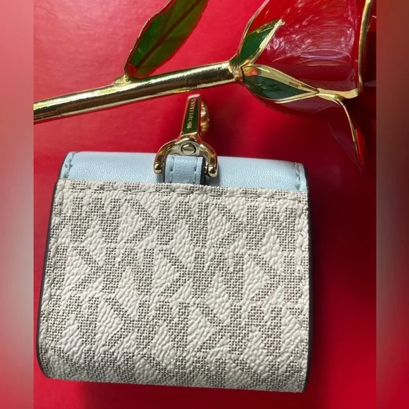 Michael Kors Airpods Case.Michael Kors Accessories. - Picture 13 of 15